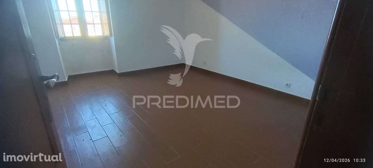 Moradia com 3 pisos - Grande imagem: 5/32