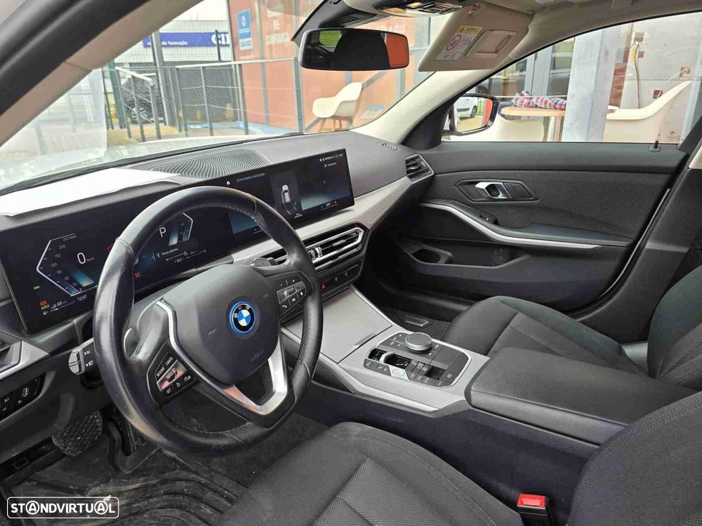 BMW 320 e Touring Auto - 7