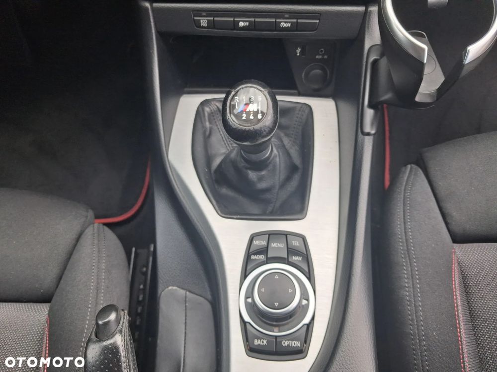 BMW X1 sDrive16d Sport Line - 22