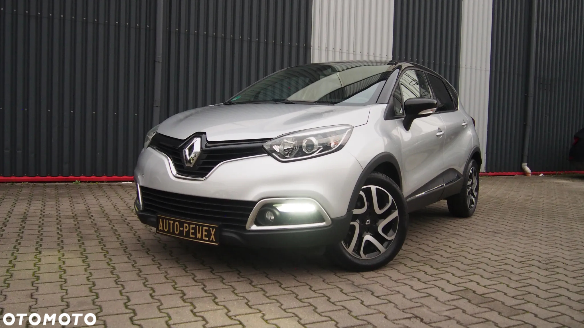 Renault Captur 0.9 Energy TCe Life EU6 - 16