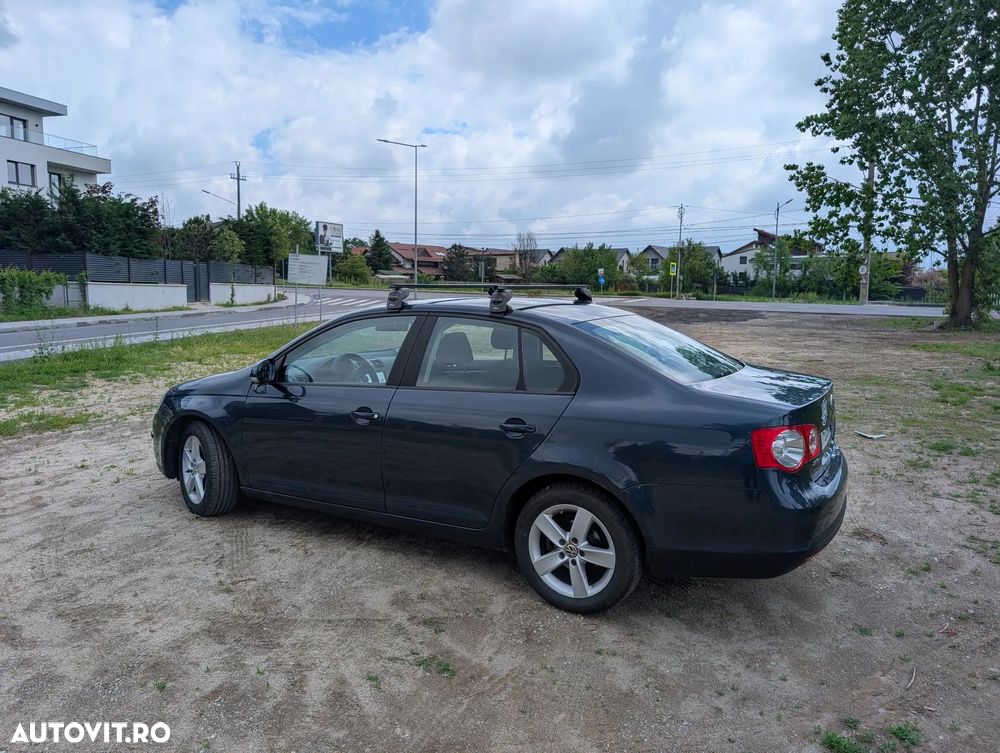 Volkswagen Jetta 1.9 TDI Comfortline - 5