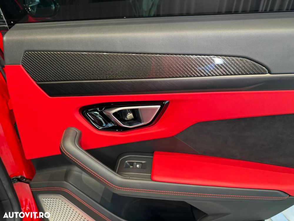 Lamborghini URUS - 32