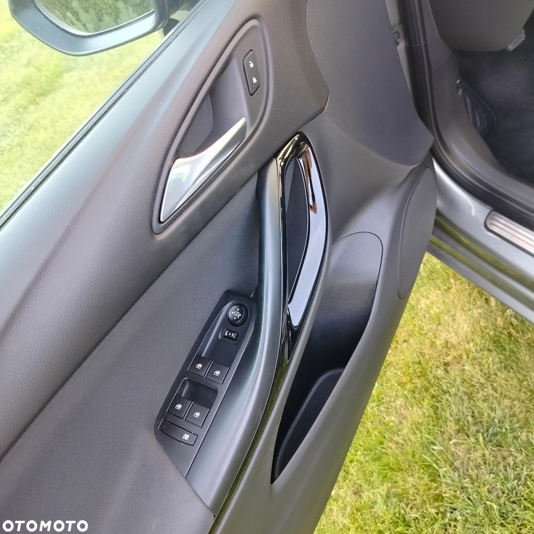 Opel Astra V 1.6 T Dynamic S&S - 9