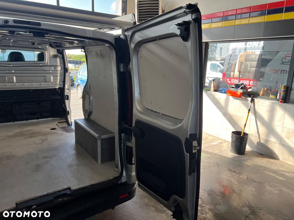 Opel Vivaro - 24