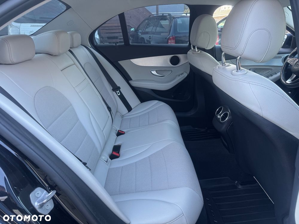 Mercedes-Benz Klasa C 180 9G-TRONIC - 12