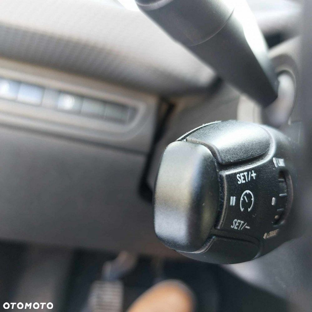 Peugeot 2008 - 7