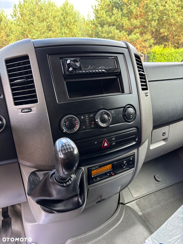 Mercedes-Benz Sprinter - 10