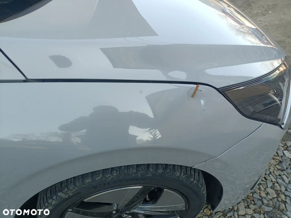 Hyundai IONIQ - 14