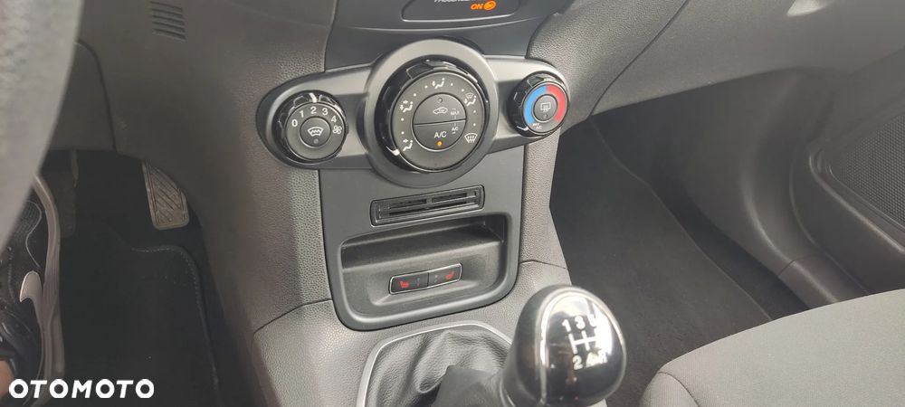 Ford Fiesta 1.25 Ambiente EU5 - 16