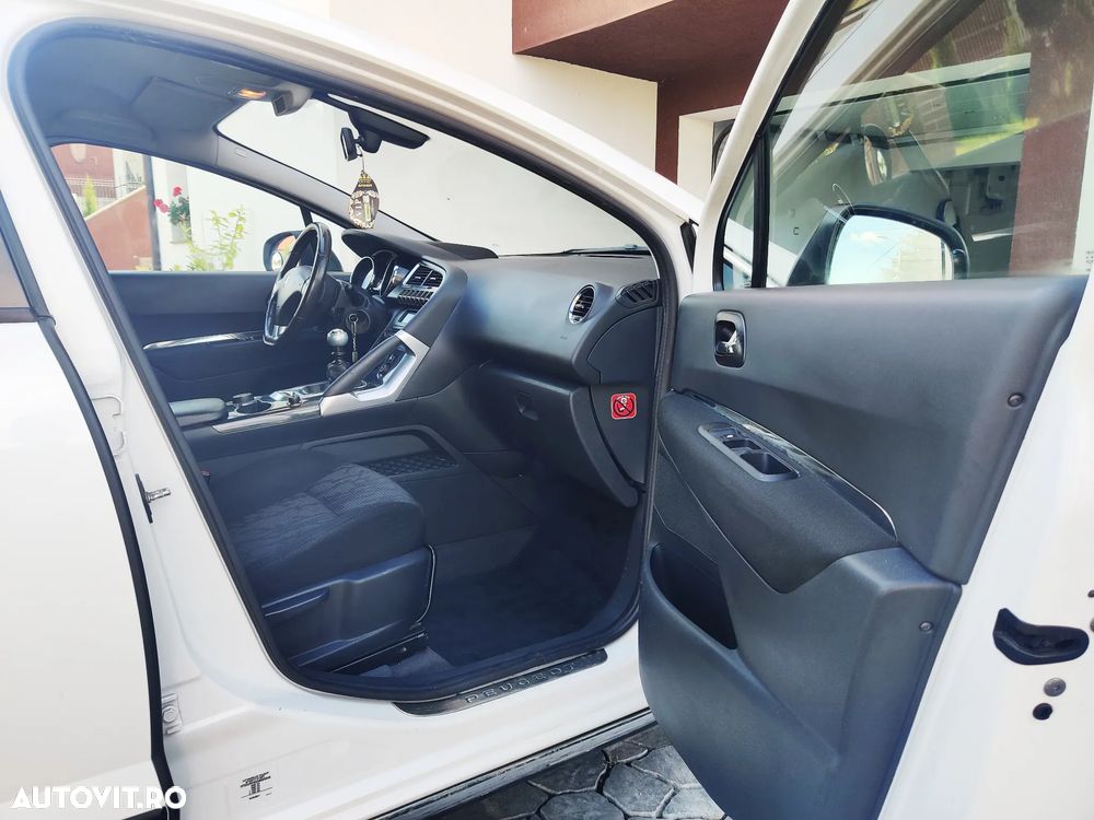 Peugeot 3008 2.0 HDI Premium Pack - 7