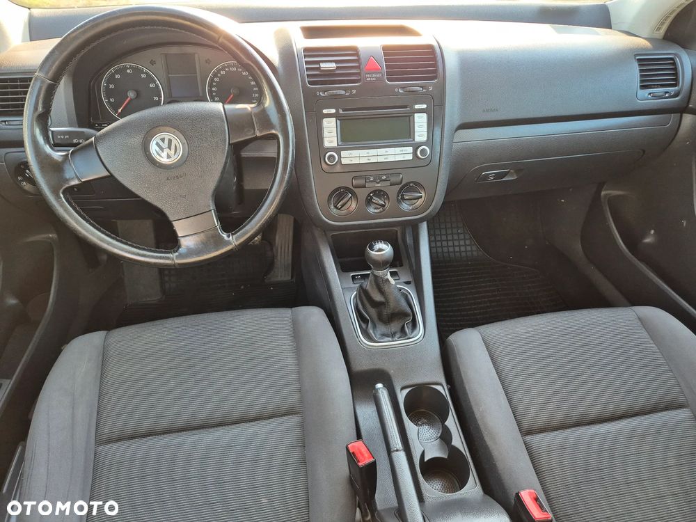 Volkswagen Golf 1.6 FSI Comfortline - 8