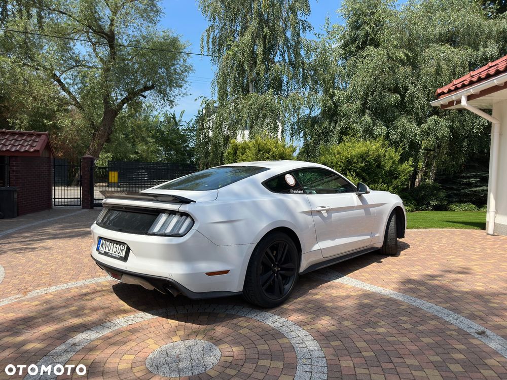Ford Mustang - 7