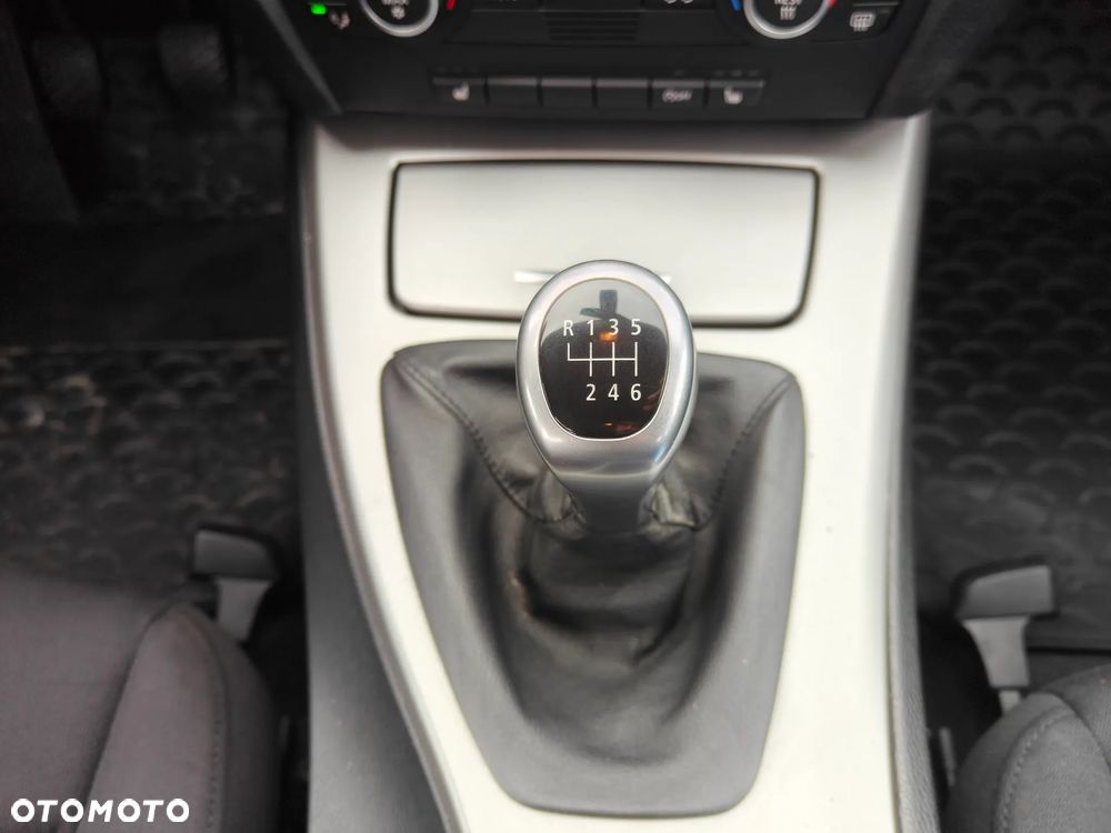 BMW Seria 3 - 36