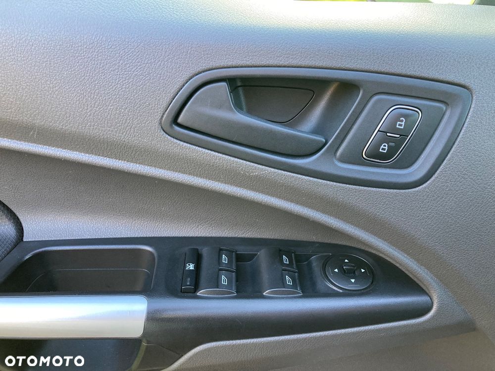 Ford Transit Connect - 17