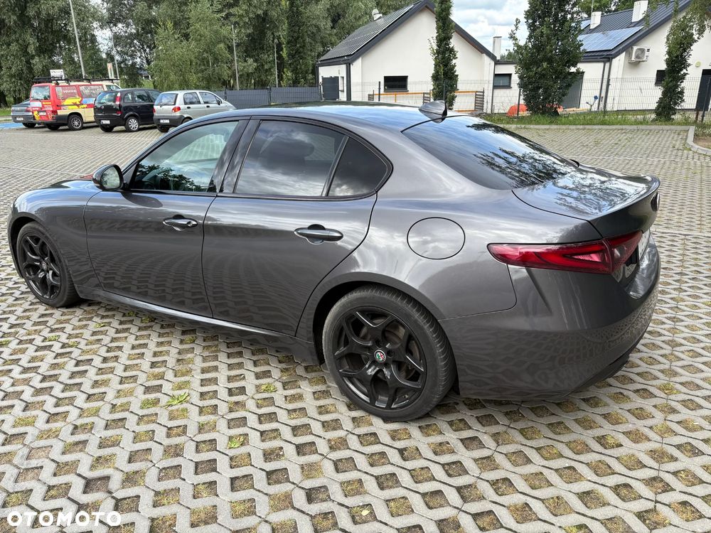 Alfa Romeo Giulia 2.2 AT8 Super - 10
