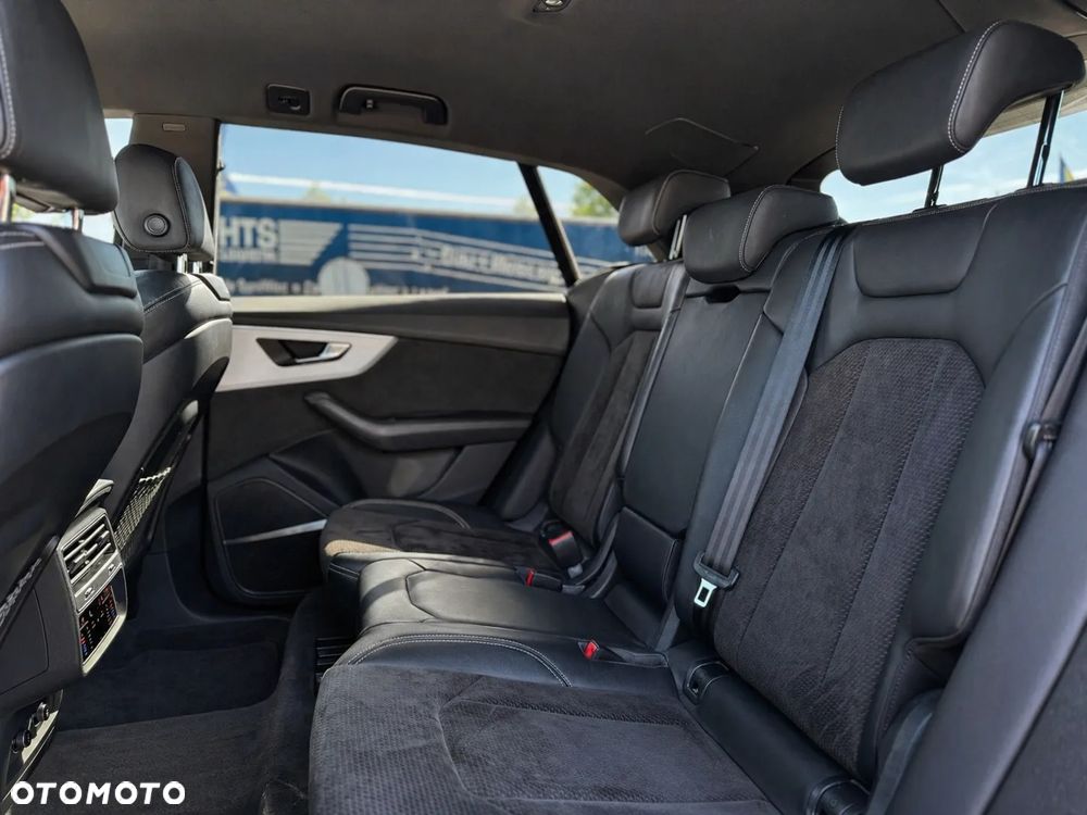 Audi Q8 - 13