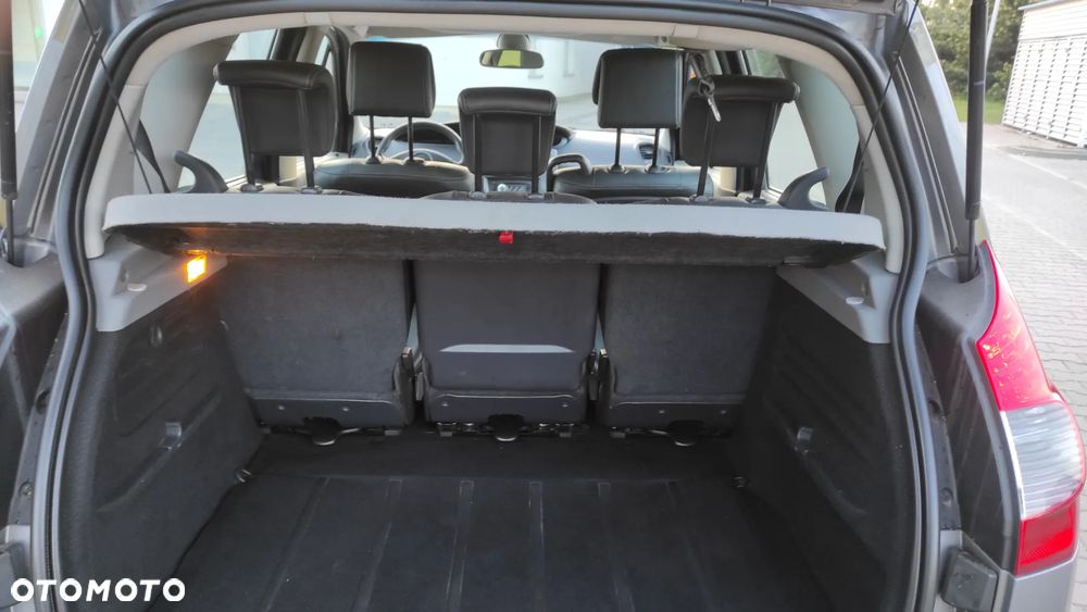 Renault Scenic 1.9 dCi FAP Conquest - 14