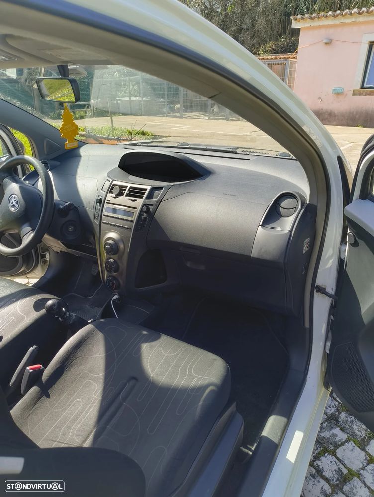 Toyota Yaris - 11