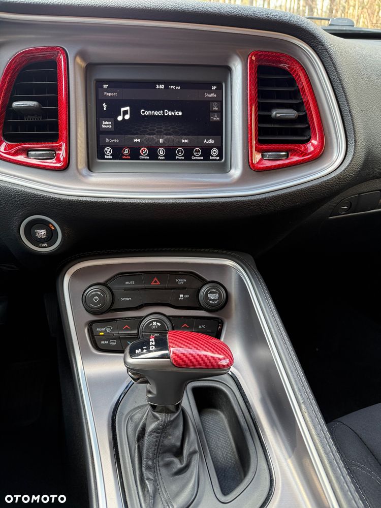 Dodge Challenger - 26