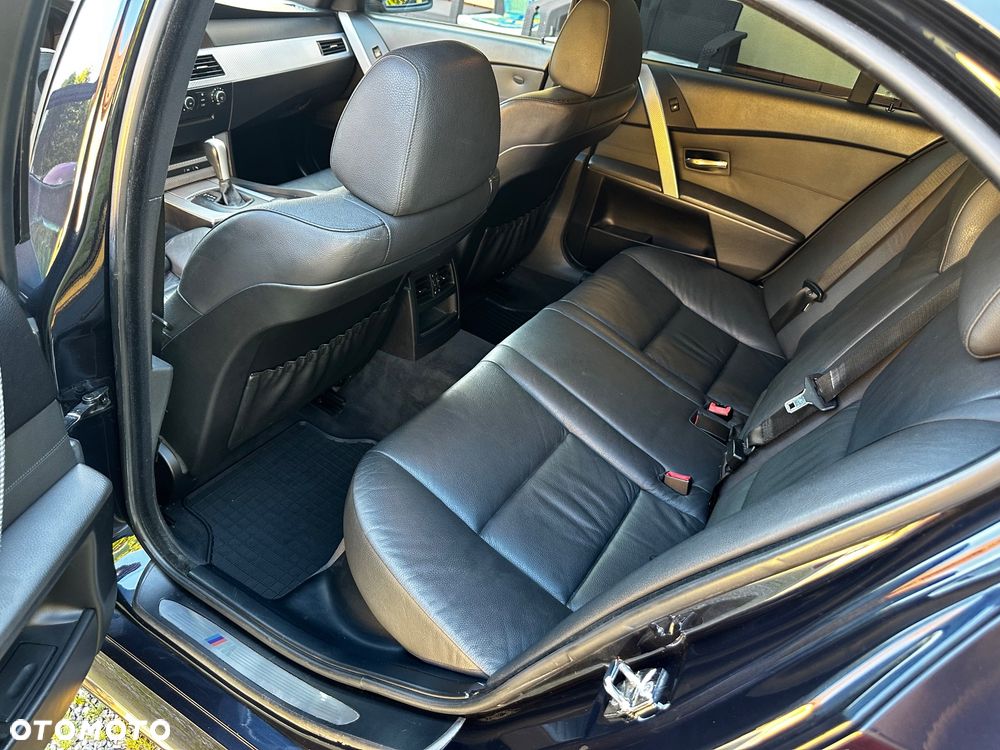 BMW Seria 5 525i - 25