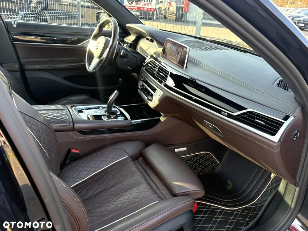 BMW Seria 7 750Ld xDrive sport - 36