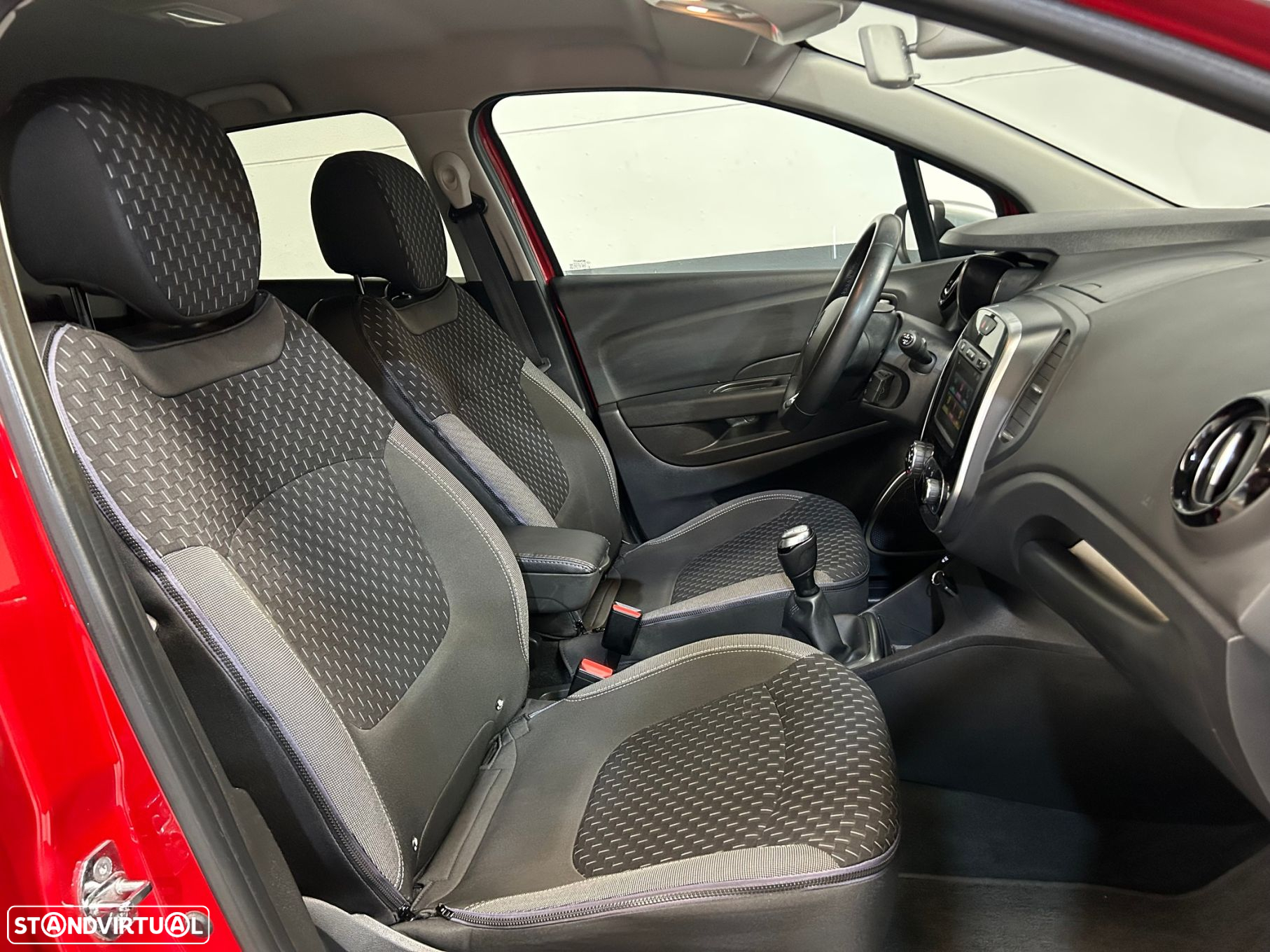 Renault Captur 0.9 TCE Exclusive - 17