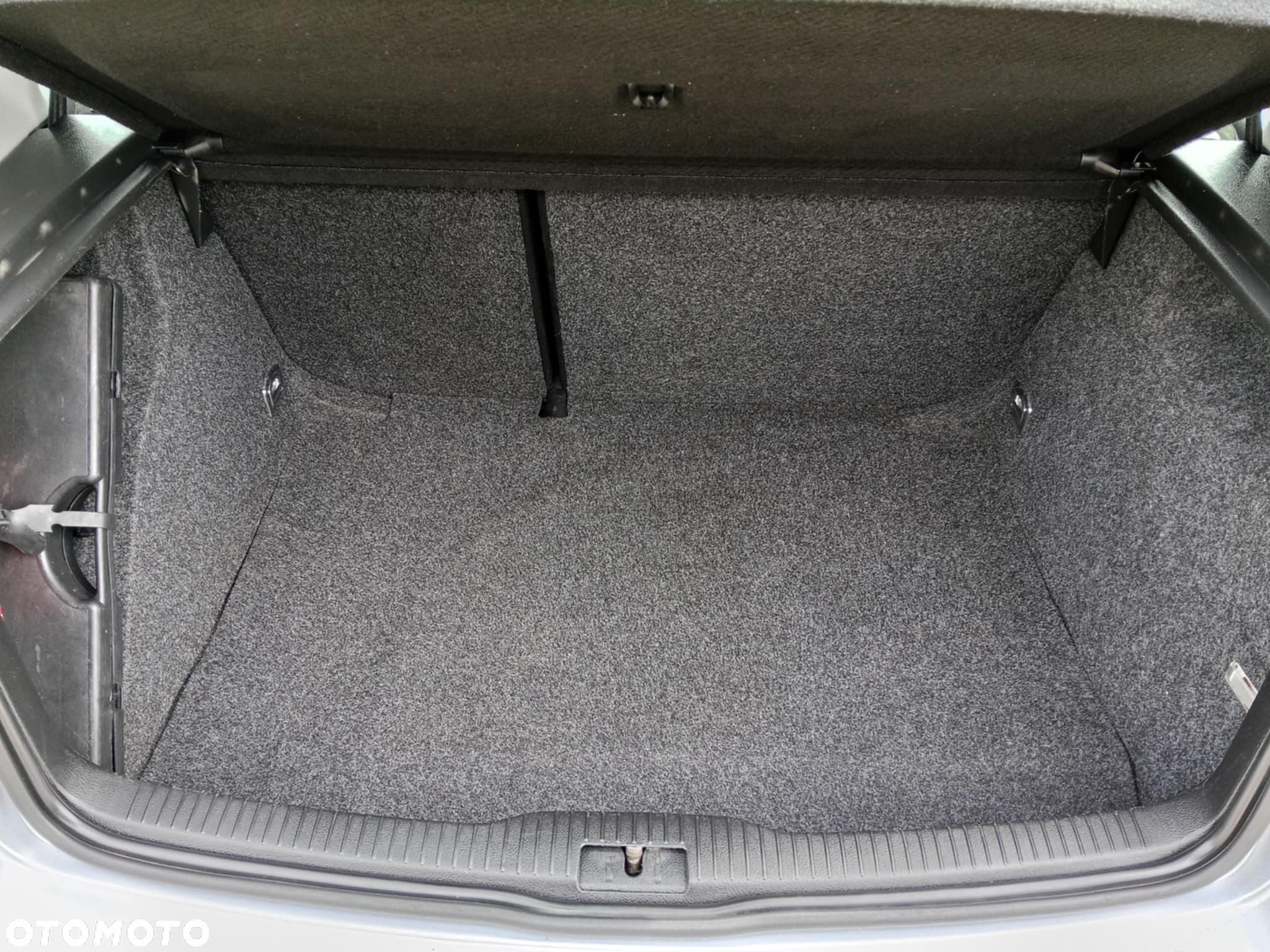 Volkswagen Golf - 23
