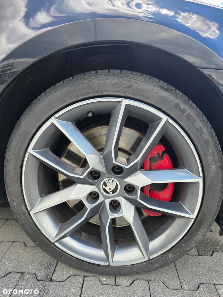 Skoda Octavia 2.0 TDI RS DSG - 11