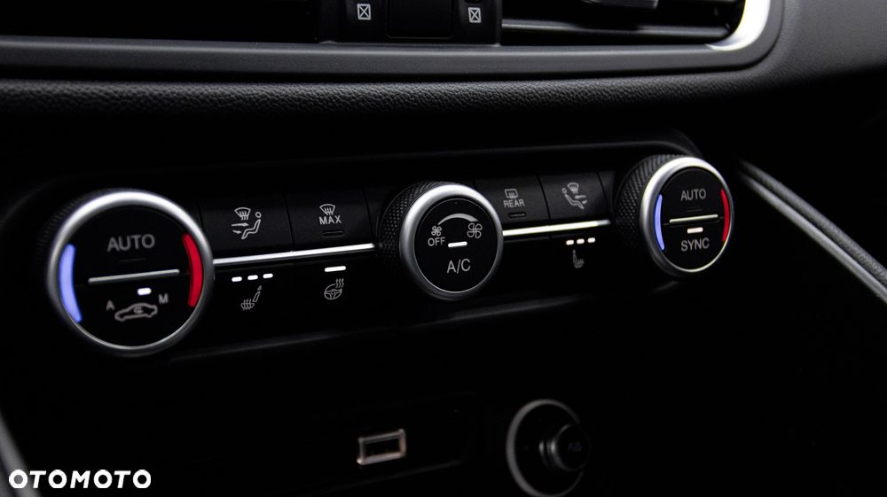 Alfa Romeo Giulia 2.0 Turbo Veloce - 25
