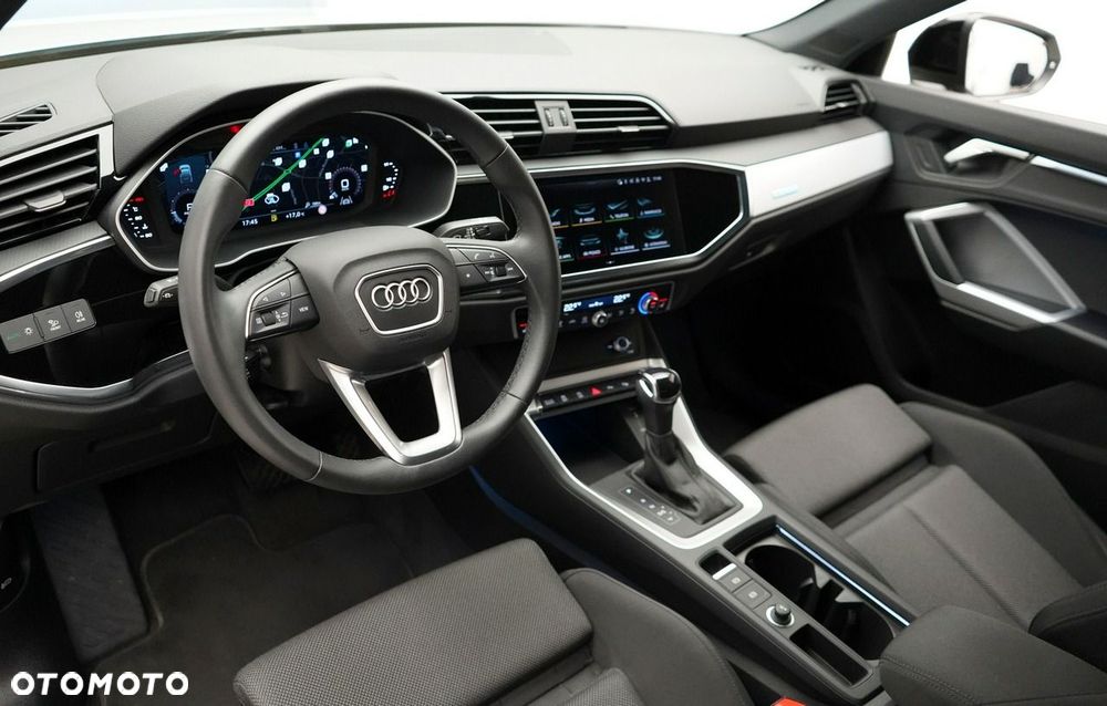 Audi Q3 Sportback - 15