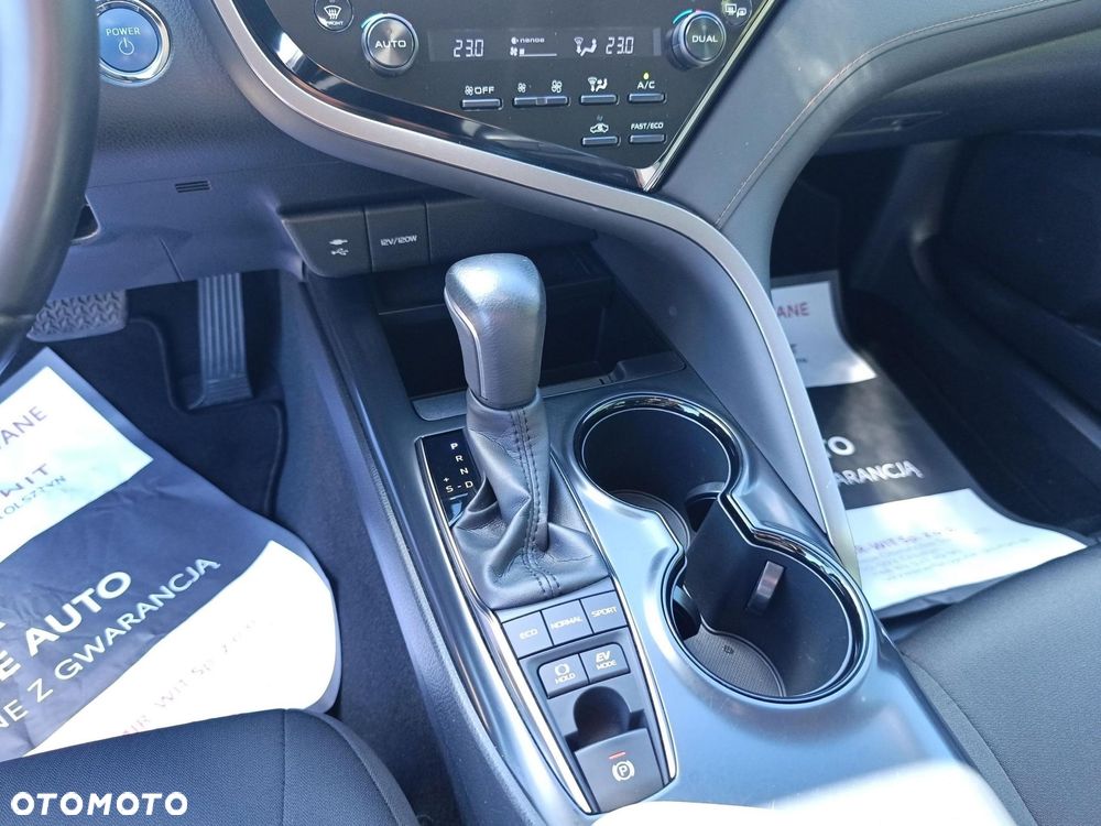 Toyota Camry 2.5 Hybrid Prestige CVT - 30