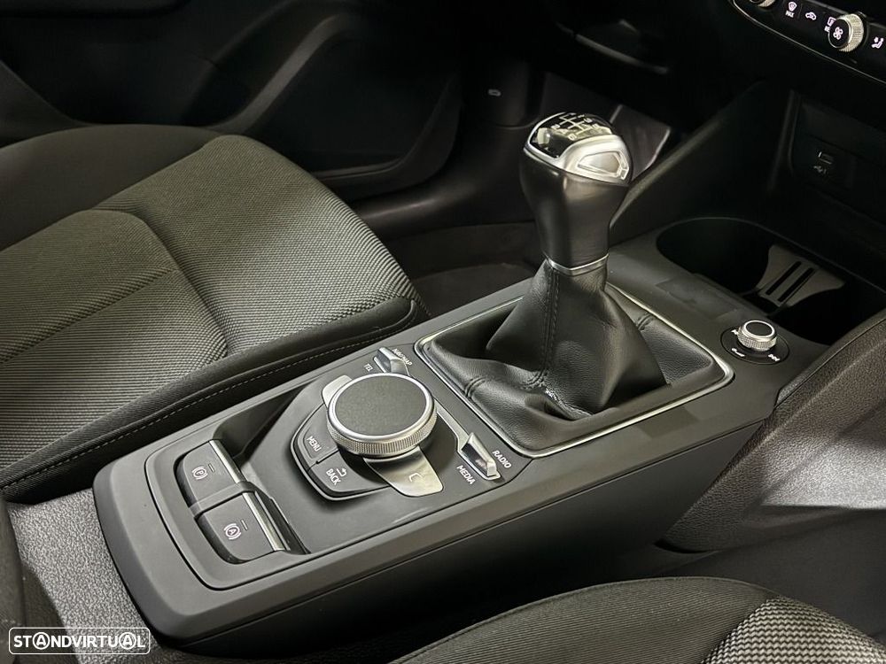 Audi Q2 30 TFSI Advanced — fotografia 8