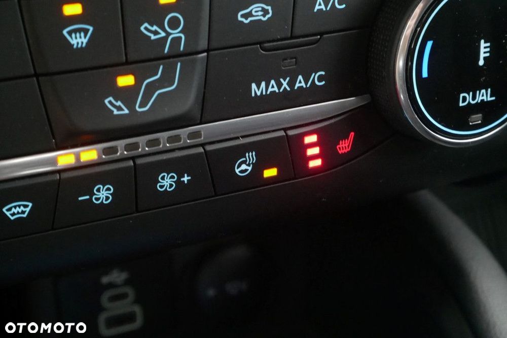 Ford Kuga - 28