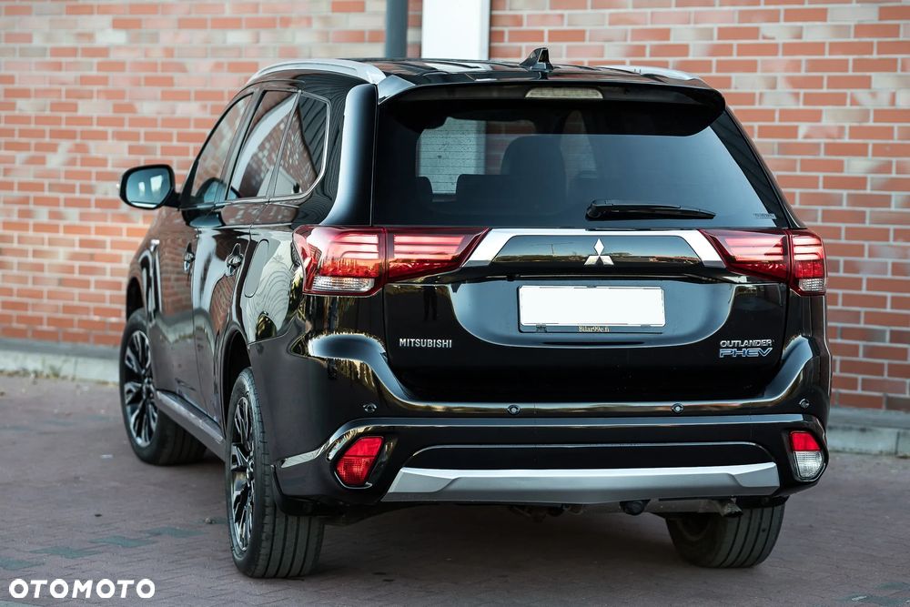 Mitsubishi Outlander Instyle NAVI + - 10