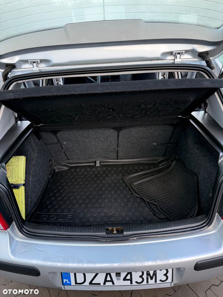 Volkswagen Golf 1.9 TDI Comfortline - 21