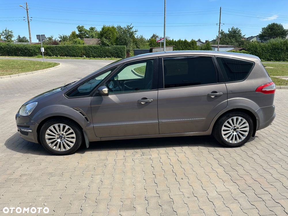 Ford S-Max - 17