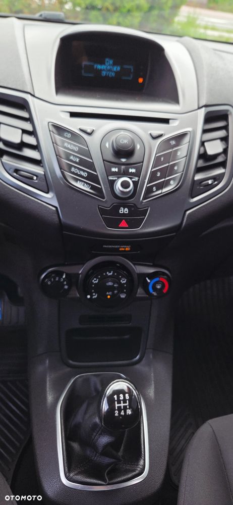 Ford Fiesta 1.0 Platinium X - 24