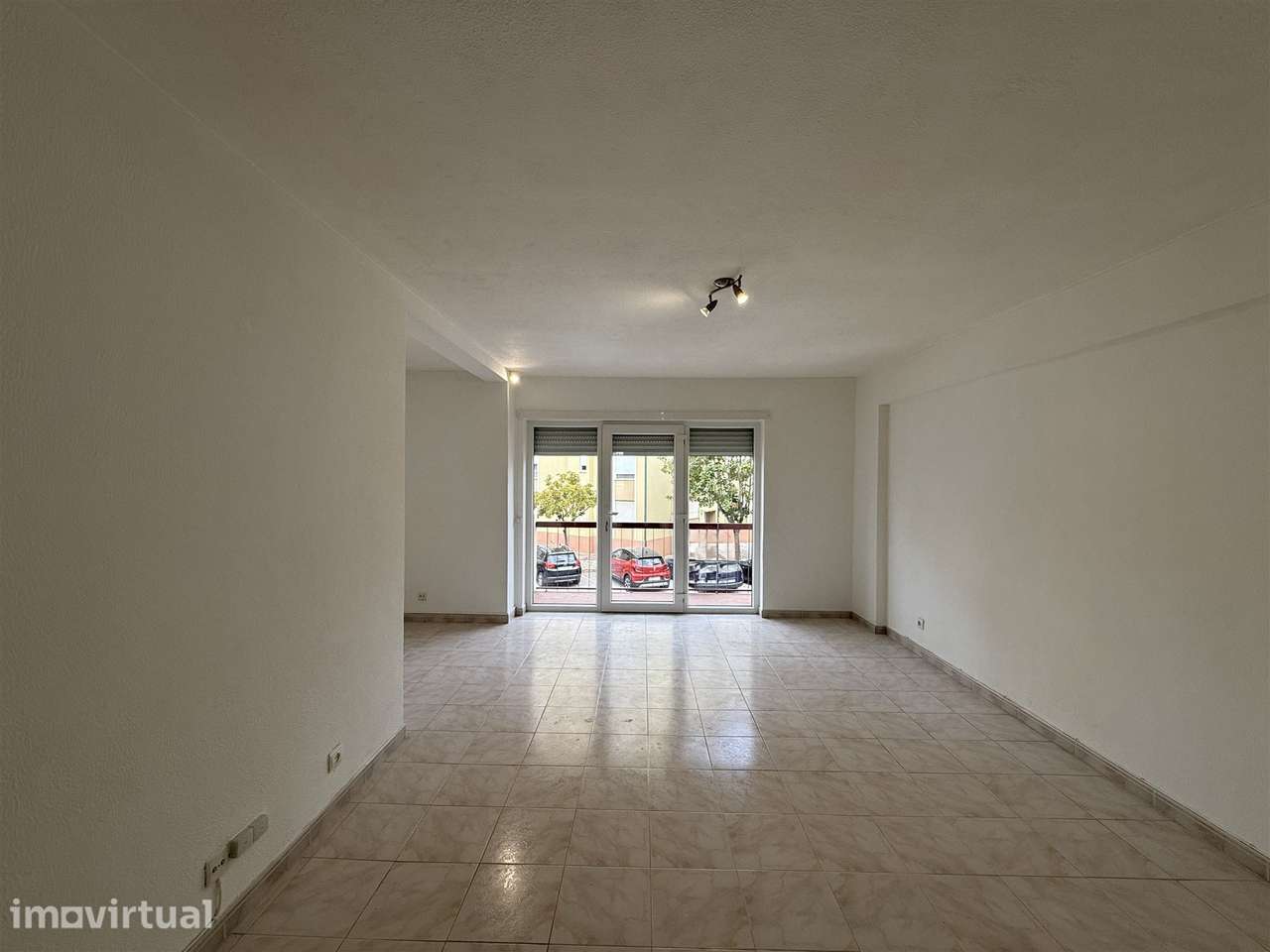 Apartamento T4 Remodelado - Grande imagem: 3/34