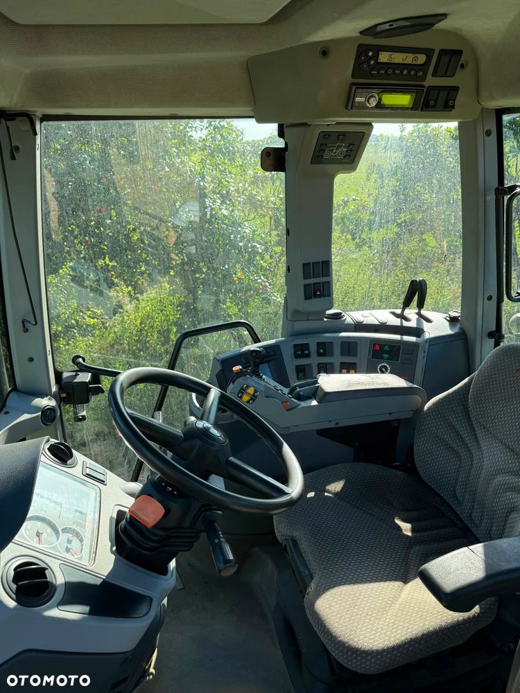 Claas Arion 640 - 9