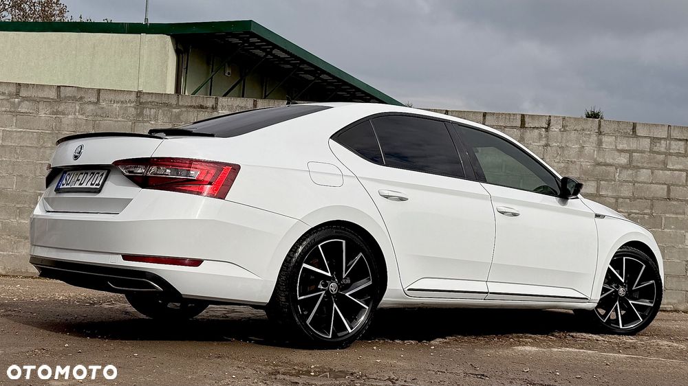Skoda Superb 2.0 TDI DSG Sportline - 17