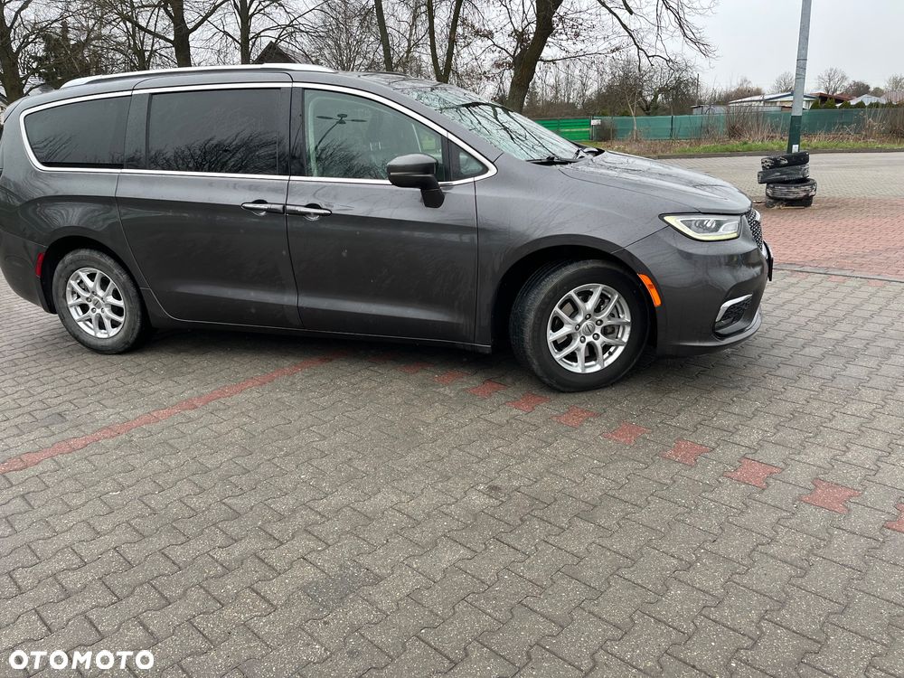 Chrysler Pacifica - 2