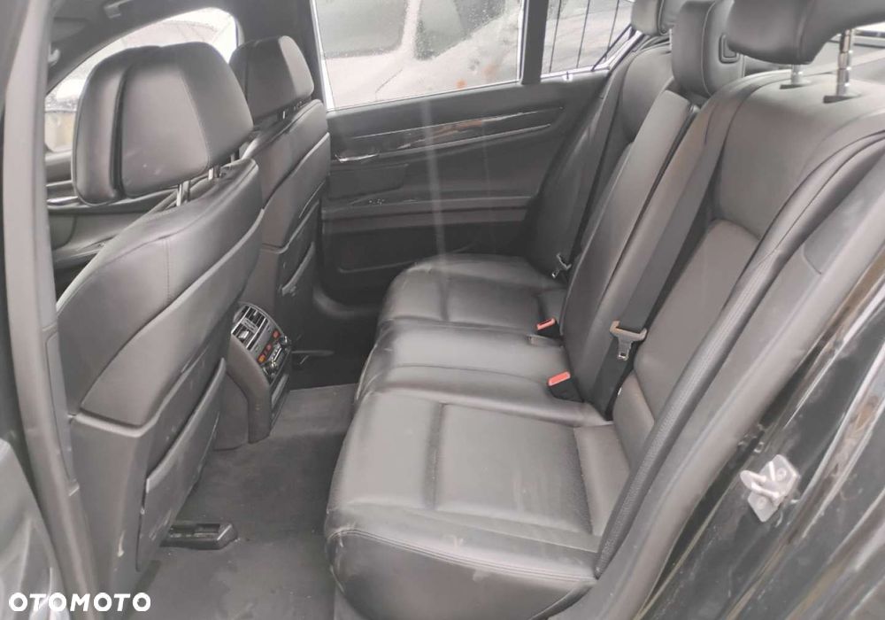 BMW Seria 7 - 12