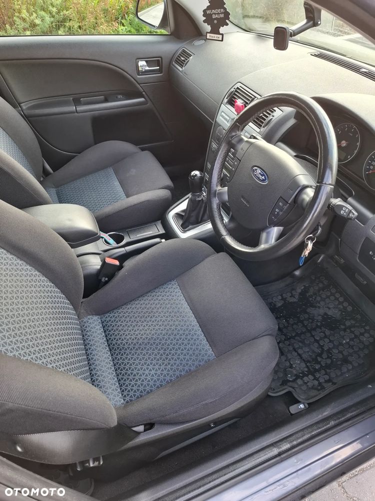 Ford Mondeo 1.8 Trend - 16