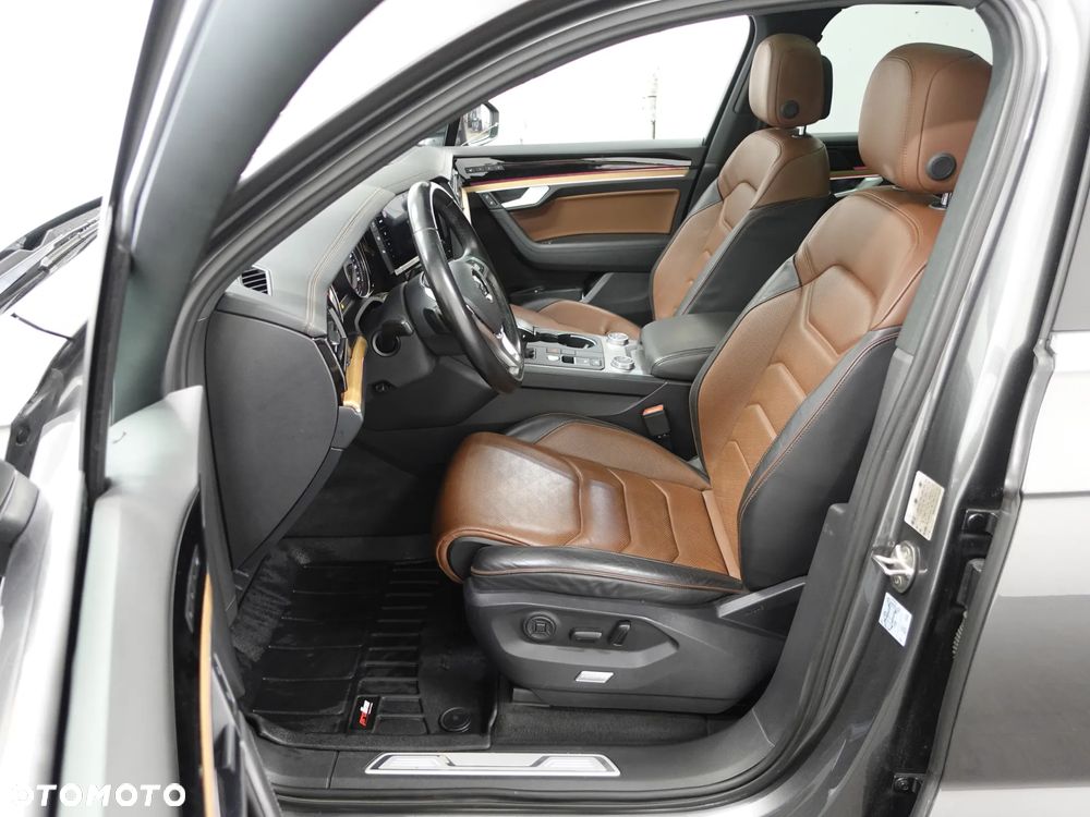 Volkswagen Touareg 4.0 V8 TDI SCR 4Motion Automatik - 18