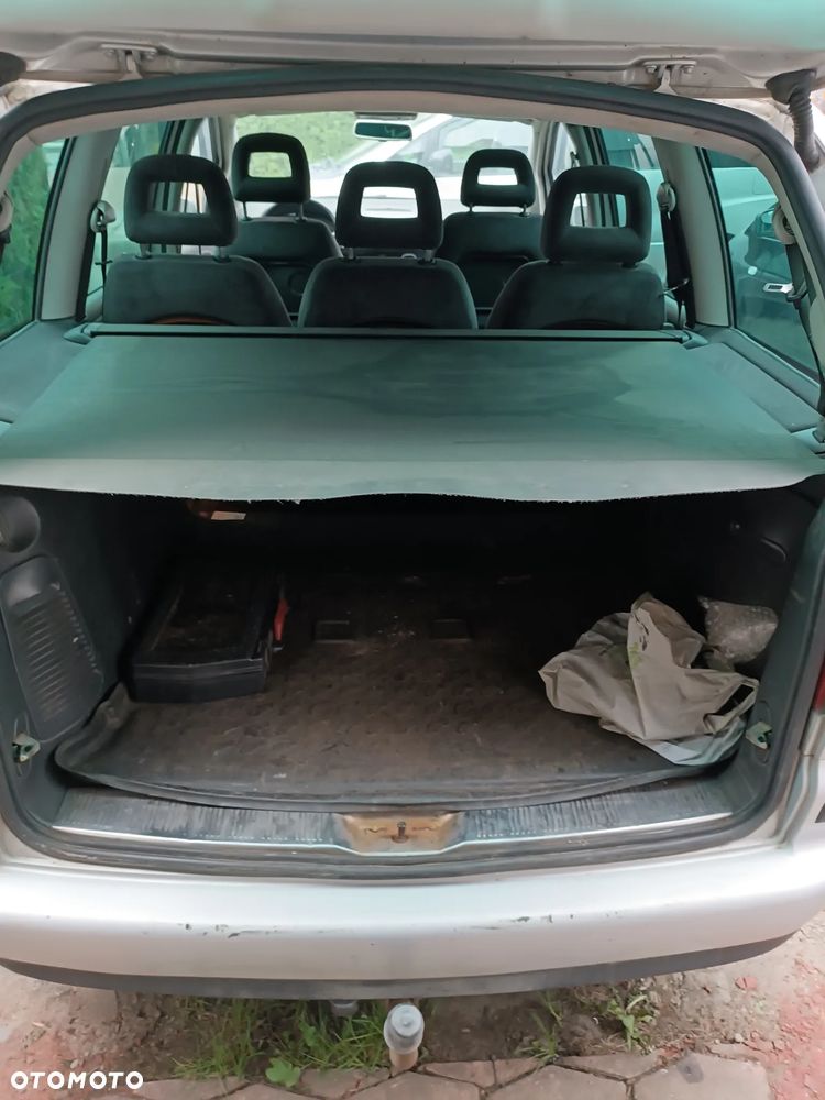 Volkswagen Sharan 1.9 TDI Highline - 8
