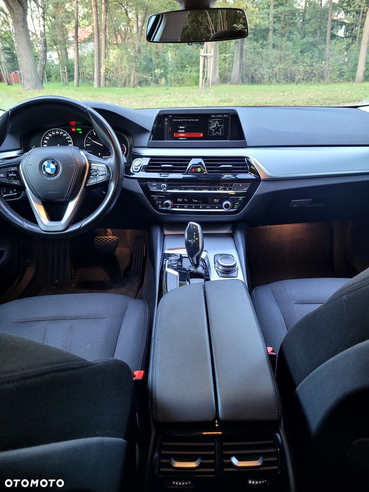 BMW Seria 5 520i - 5