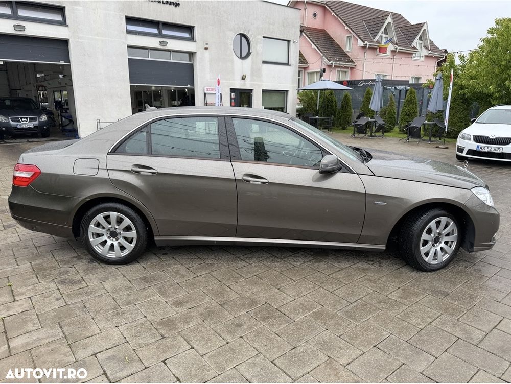 Mercedes-Benz E 220 CDI DPF BlueEFFICIENCY 7G-TRONIC Elegance - 15