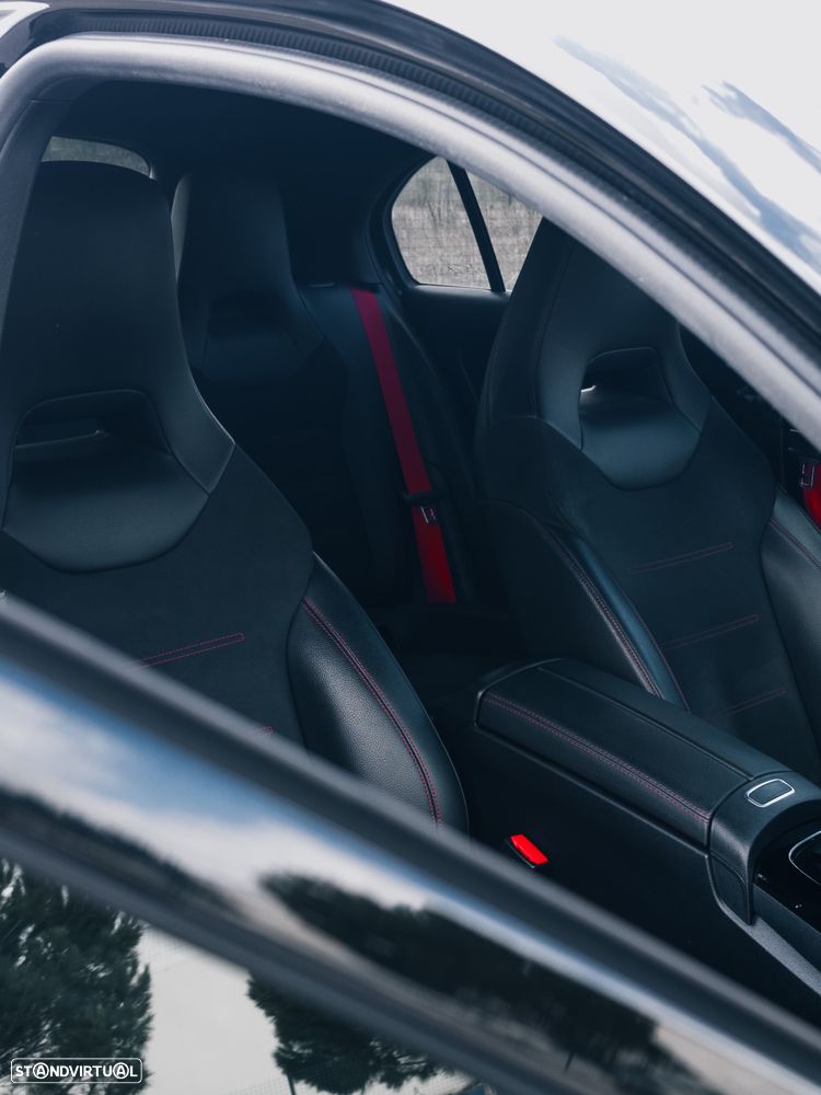 Mercedes-Benz A 35 AMG 4Matic - 10