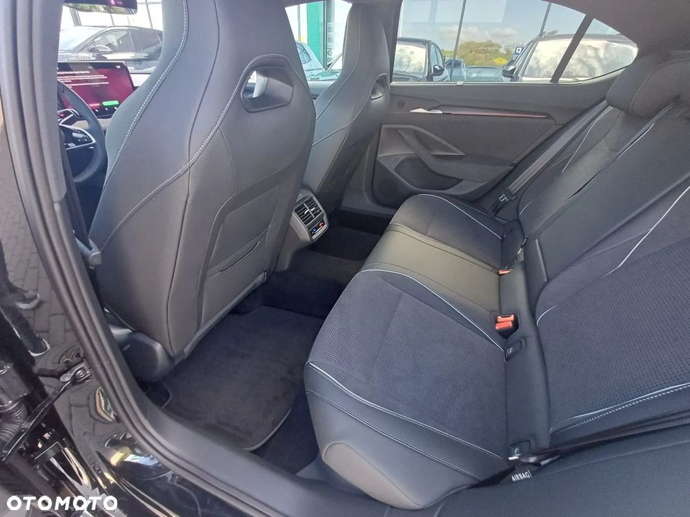 Skoda Superb 2.0 TDI SCR 4x4 Sportline DSG - 25