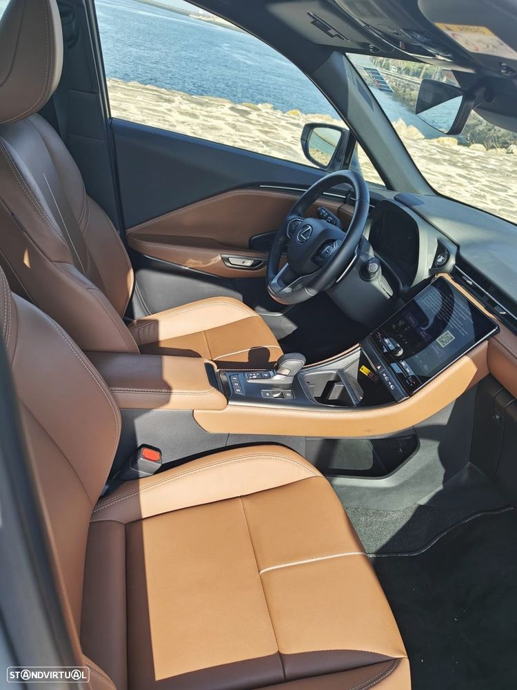 Lexus LBX Relax - 12